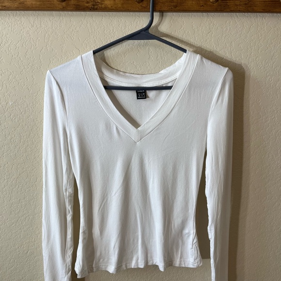 2 Pack Girl Black and White V-Neck Long Sleeve Tees - Picture 4 of 4